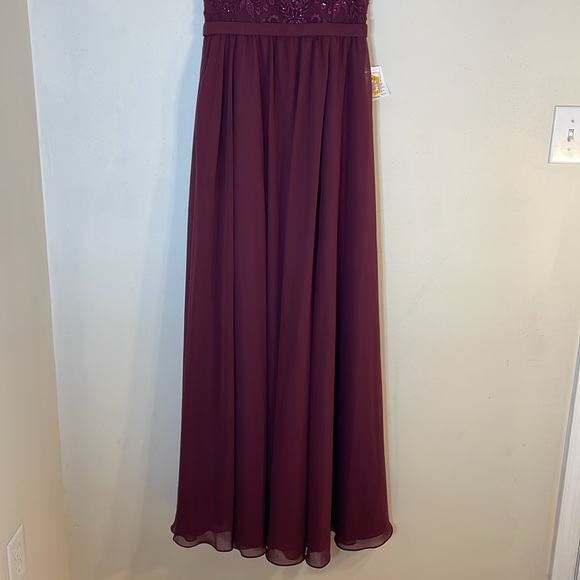 NWT. Kennedy Blue 6 Sequin & Bead Illusion Lace And Chiffon Halter A-Line Gown. - Picture 8 of 13